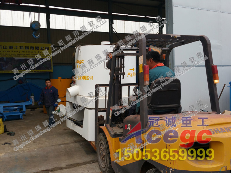 加納離心選礦車發(fā)貨現(xiàn)場